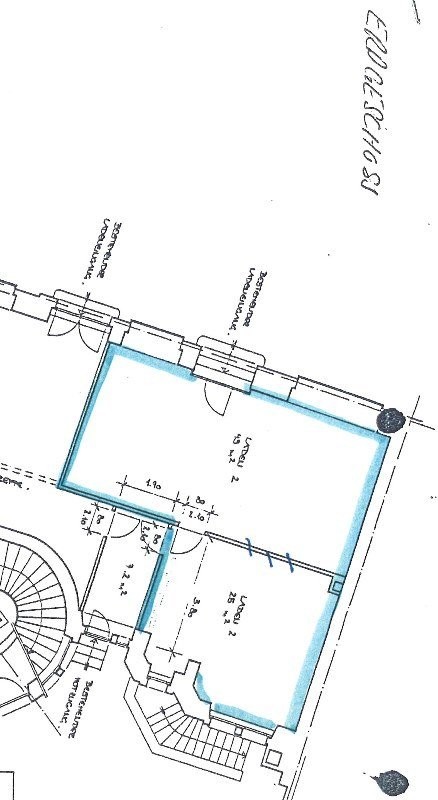 68m² shop