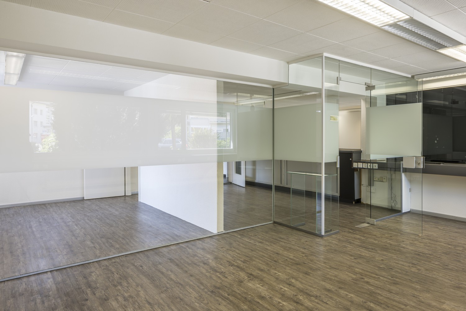 125m² commercial