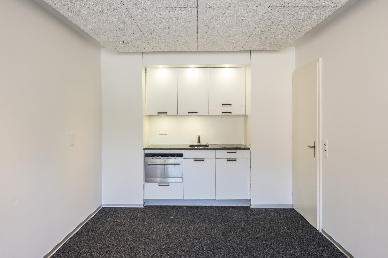 125m² commercial