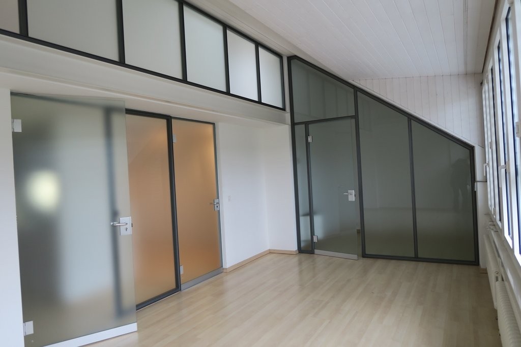 103m² office