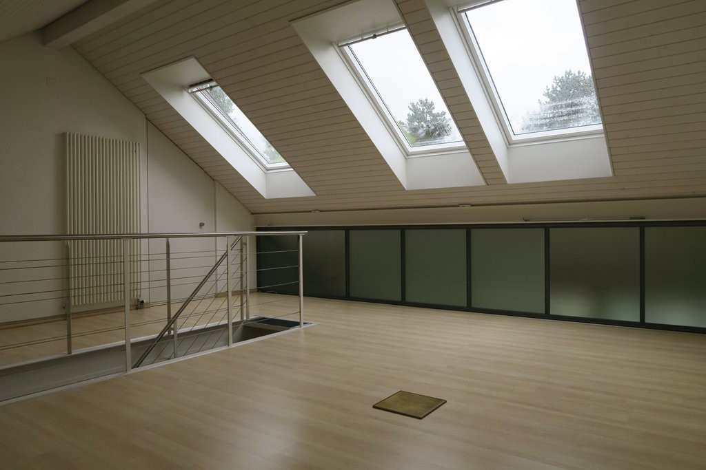 103m² office