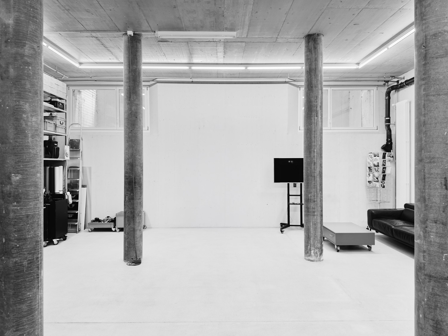 65m² office