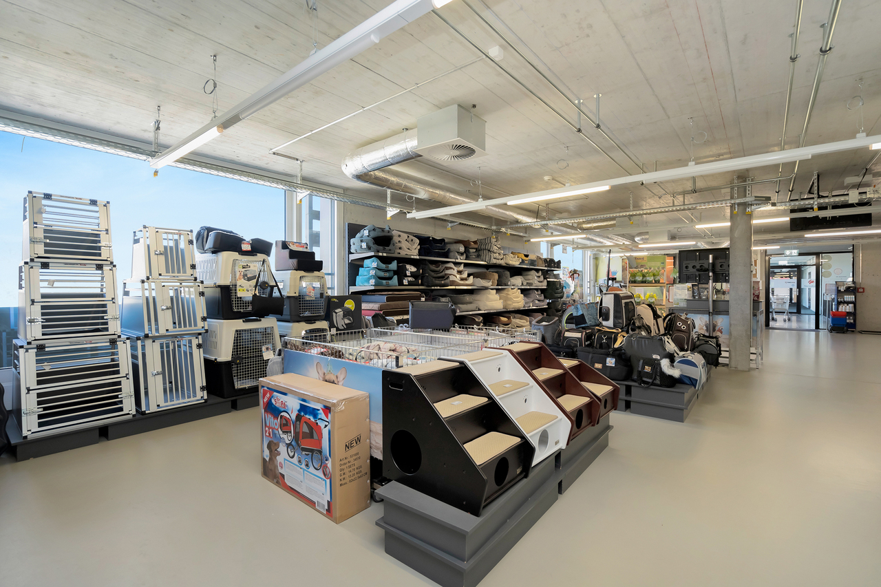 983m² commercial