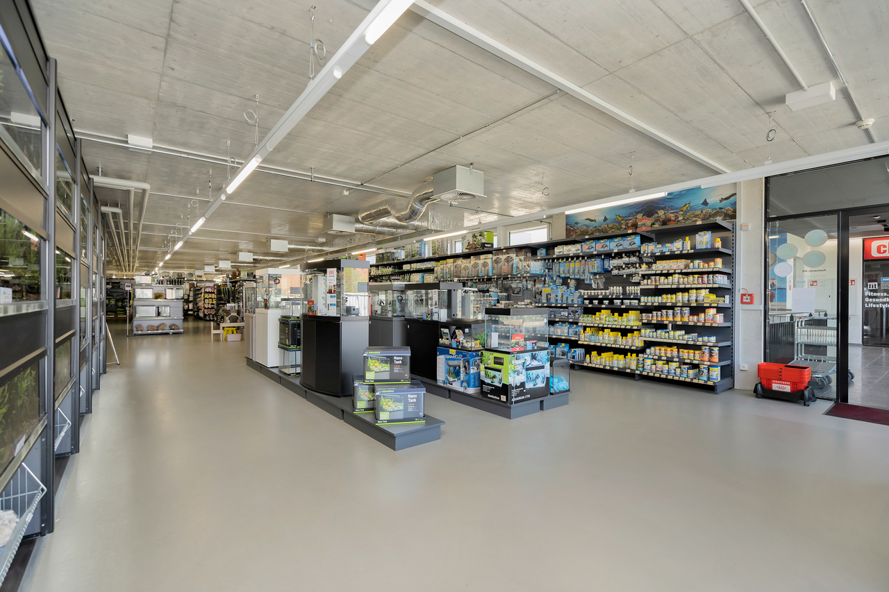 983m² commercial