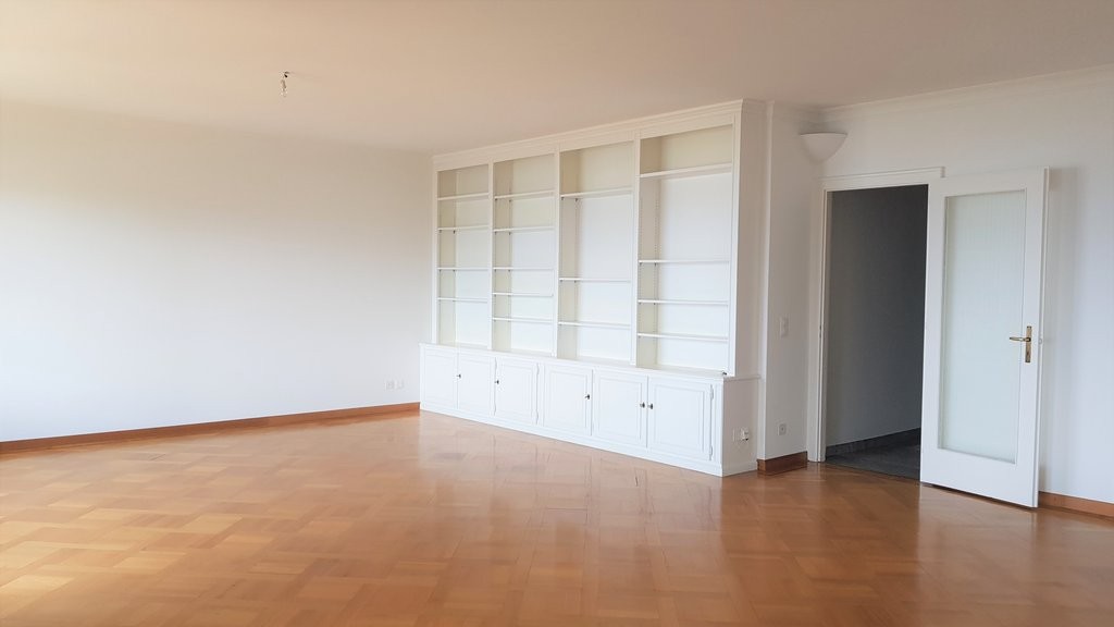 6 rooms apartment