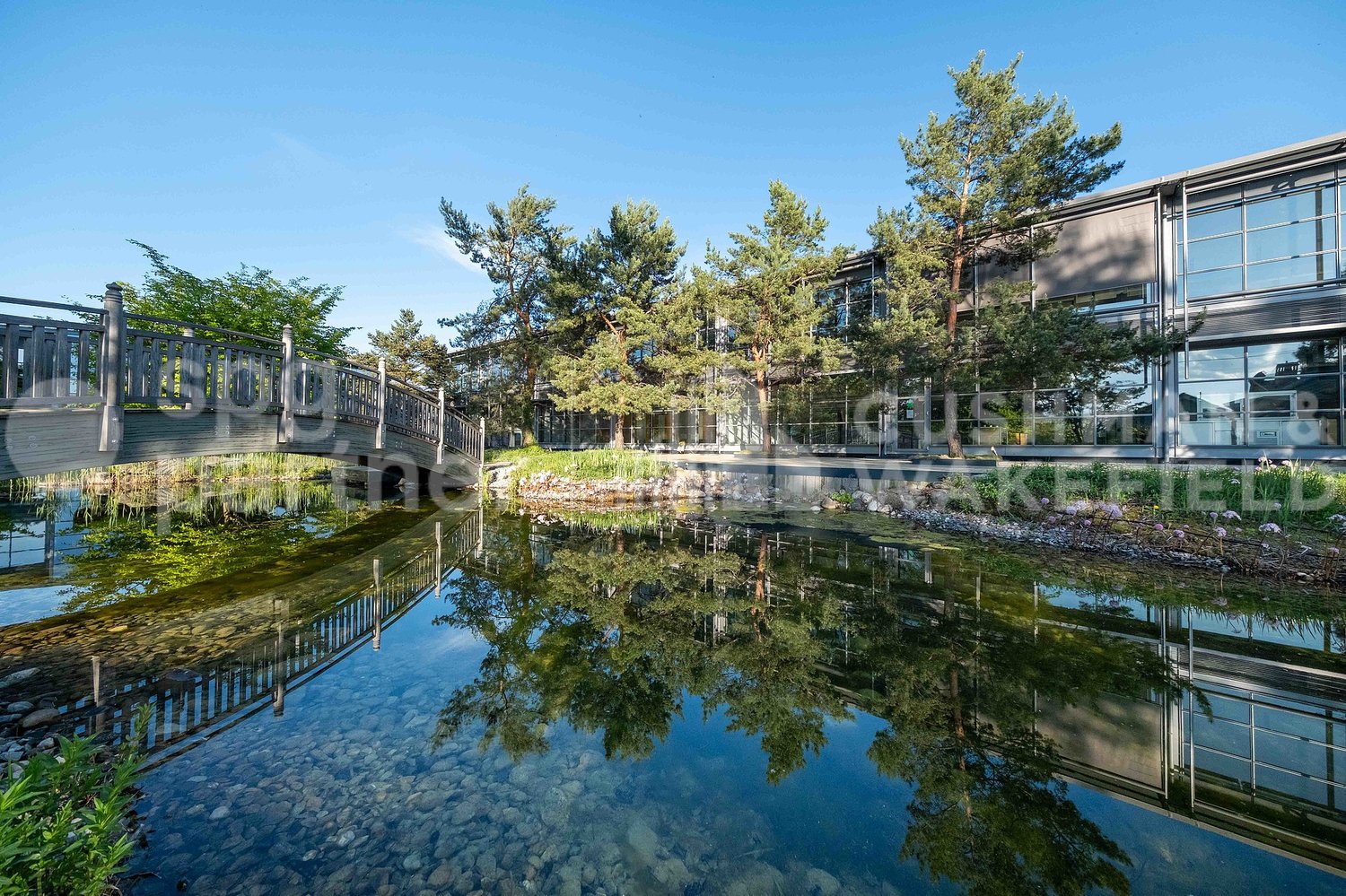 300m² office