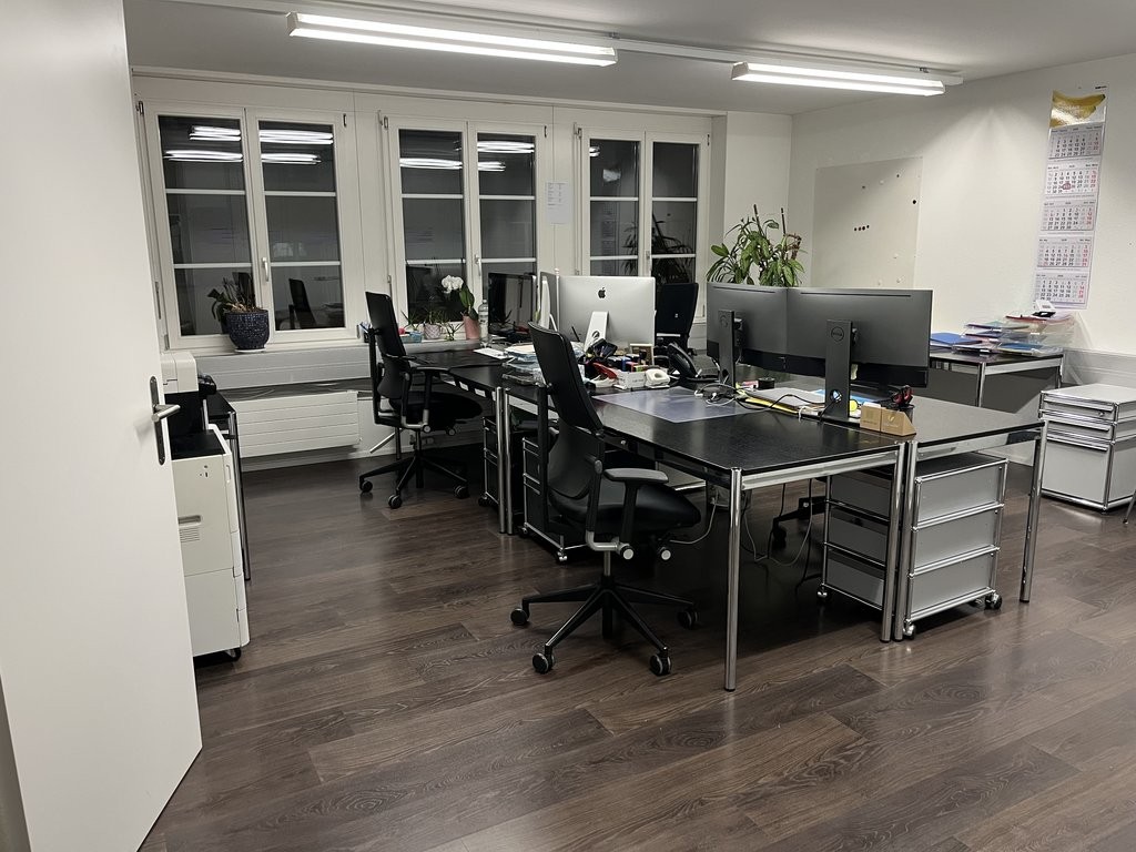 146m² office