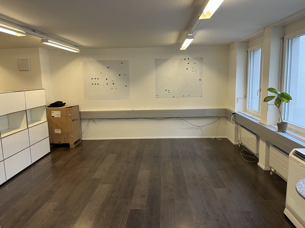146m² office