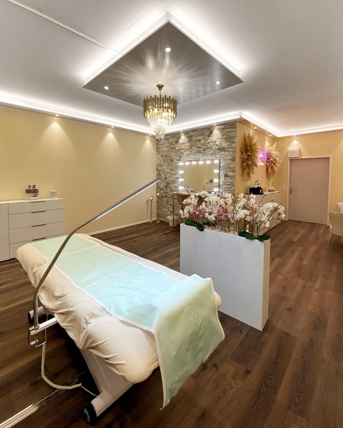 34m² commercial