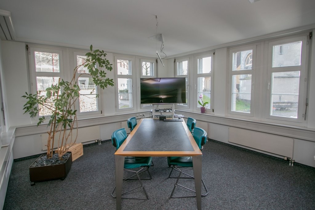 140m² office
