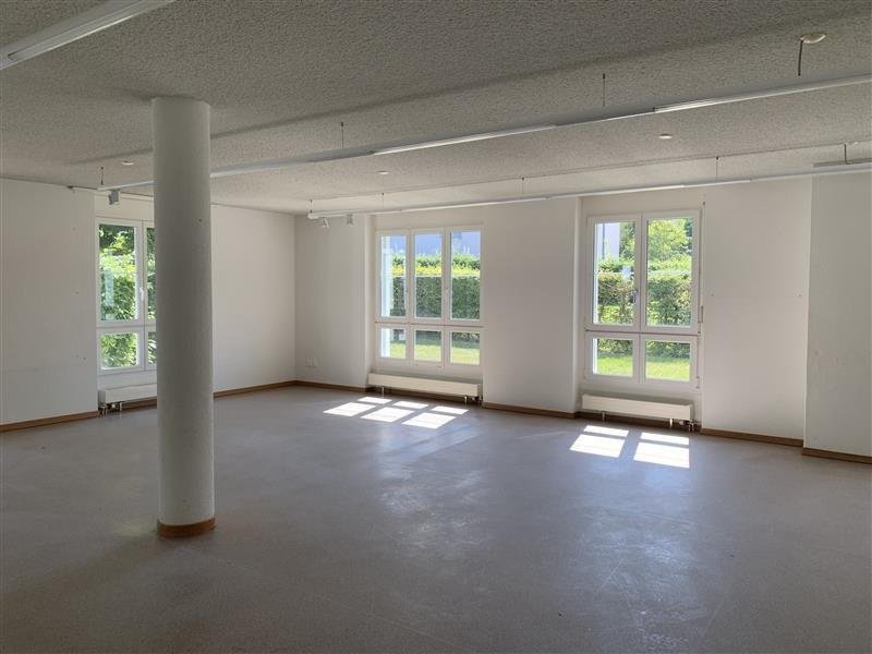 102m² commercial