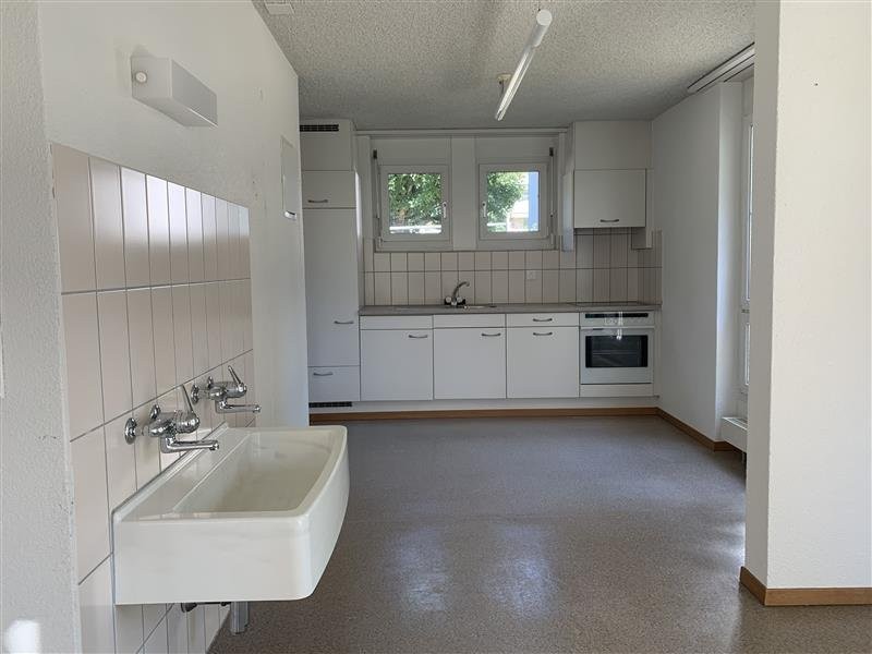 102m² commercial