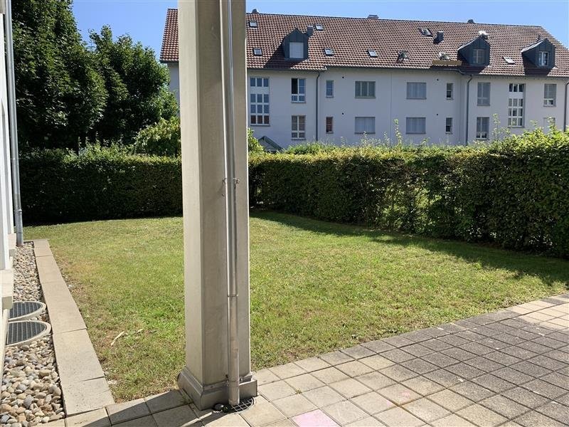 102m² commercial
