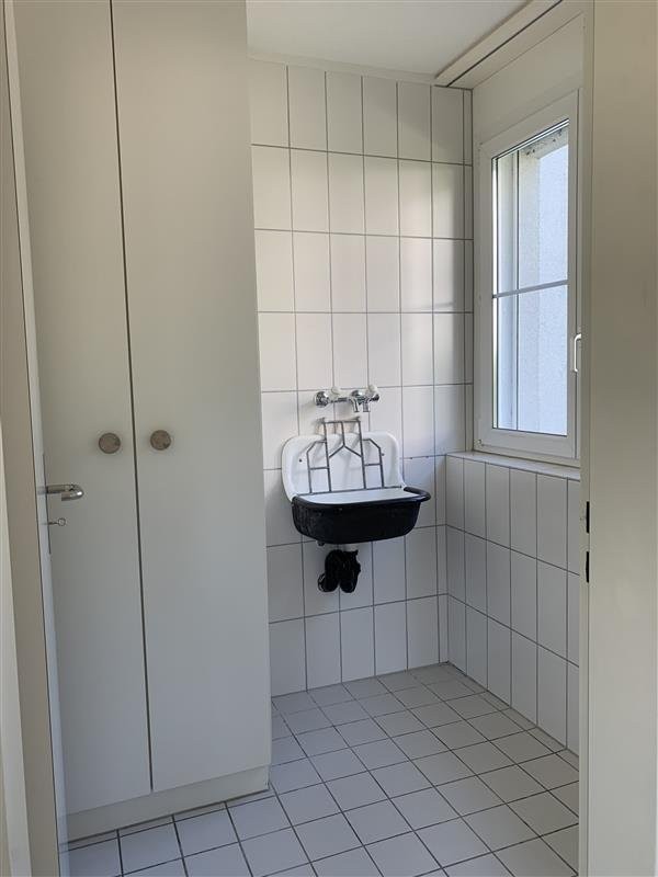102m² commercial