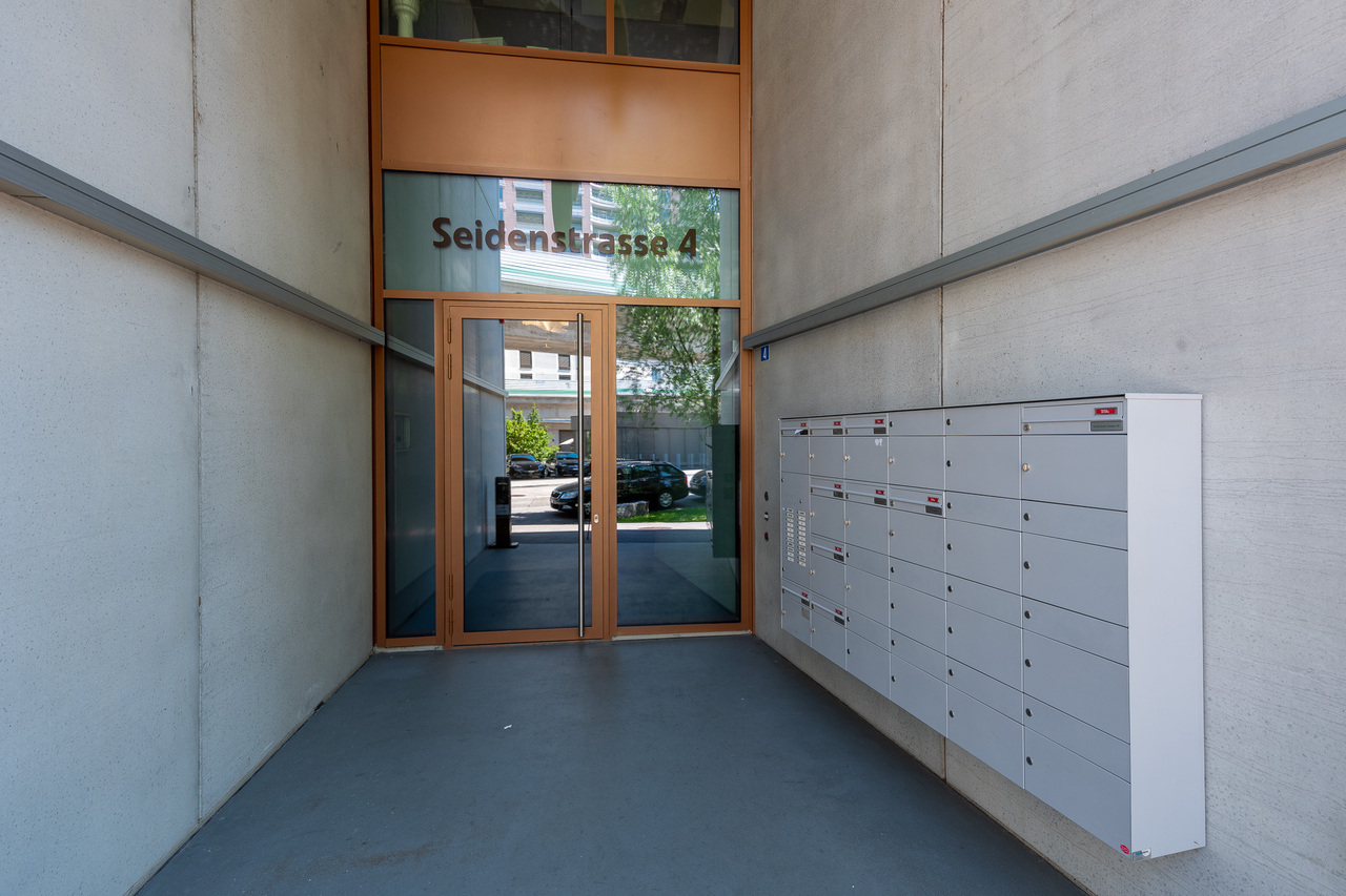 912m² bureau