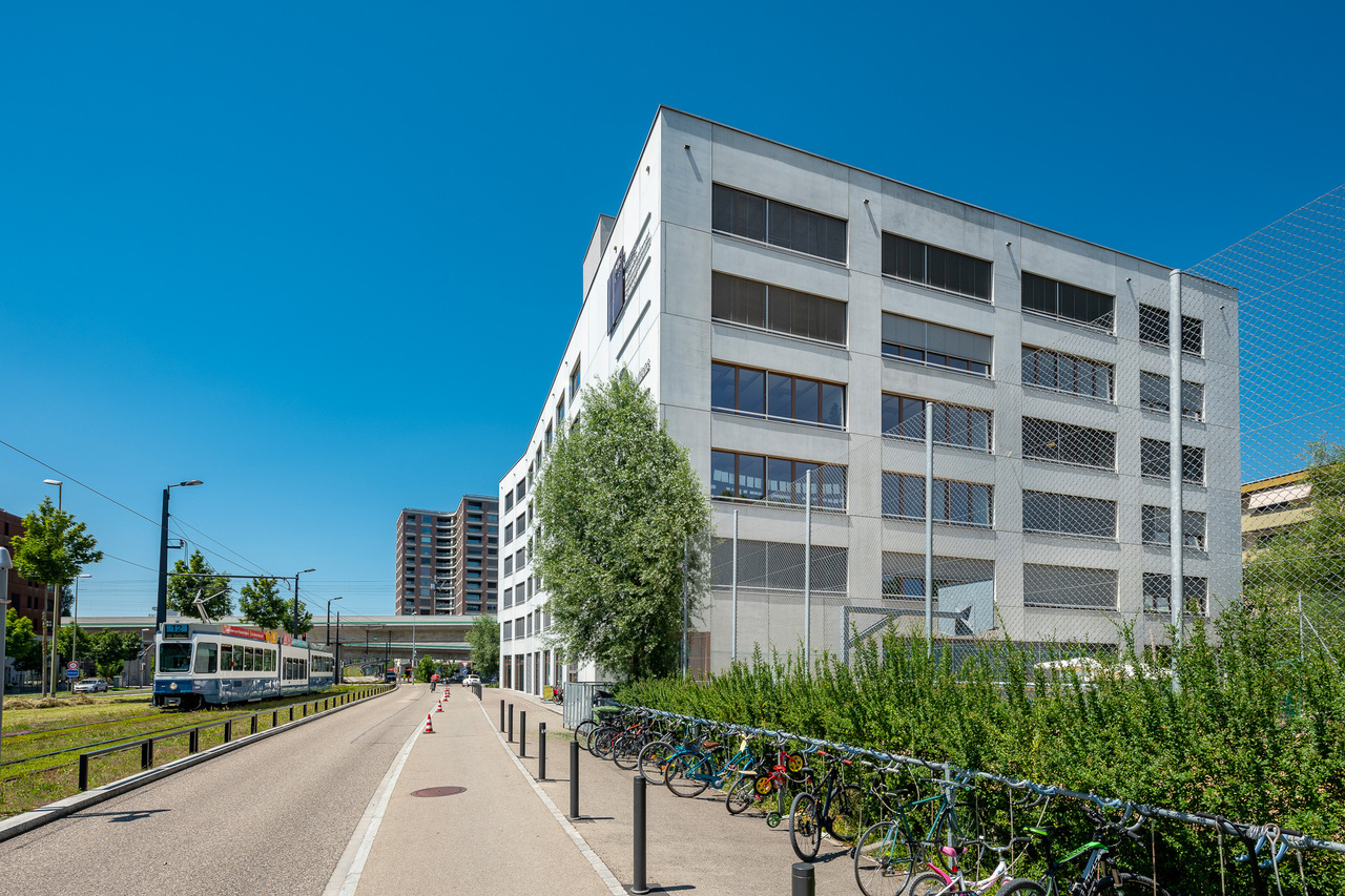 912m² bureau