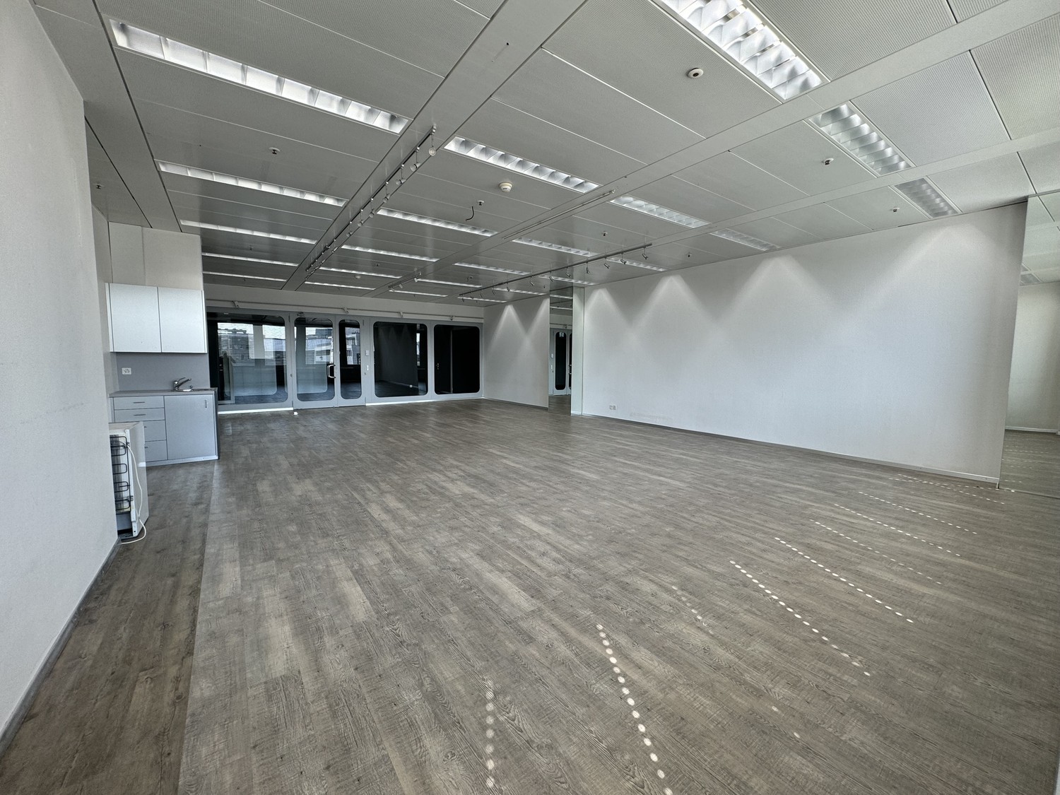 101m² commercial