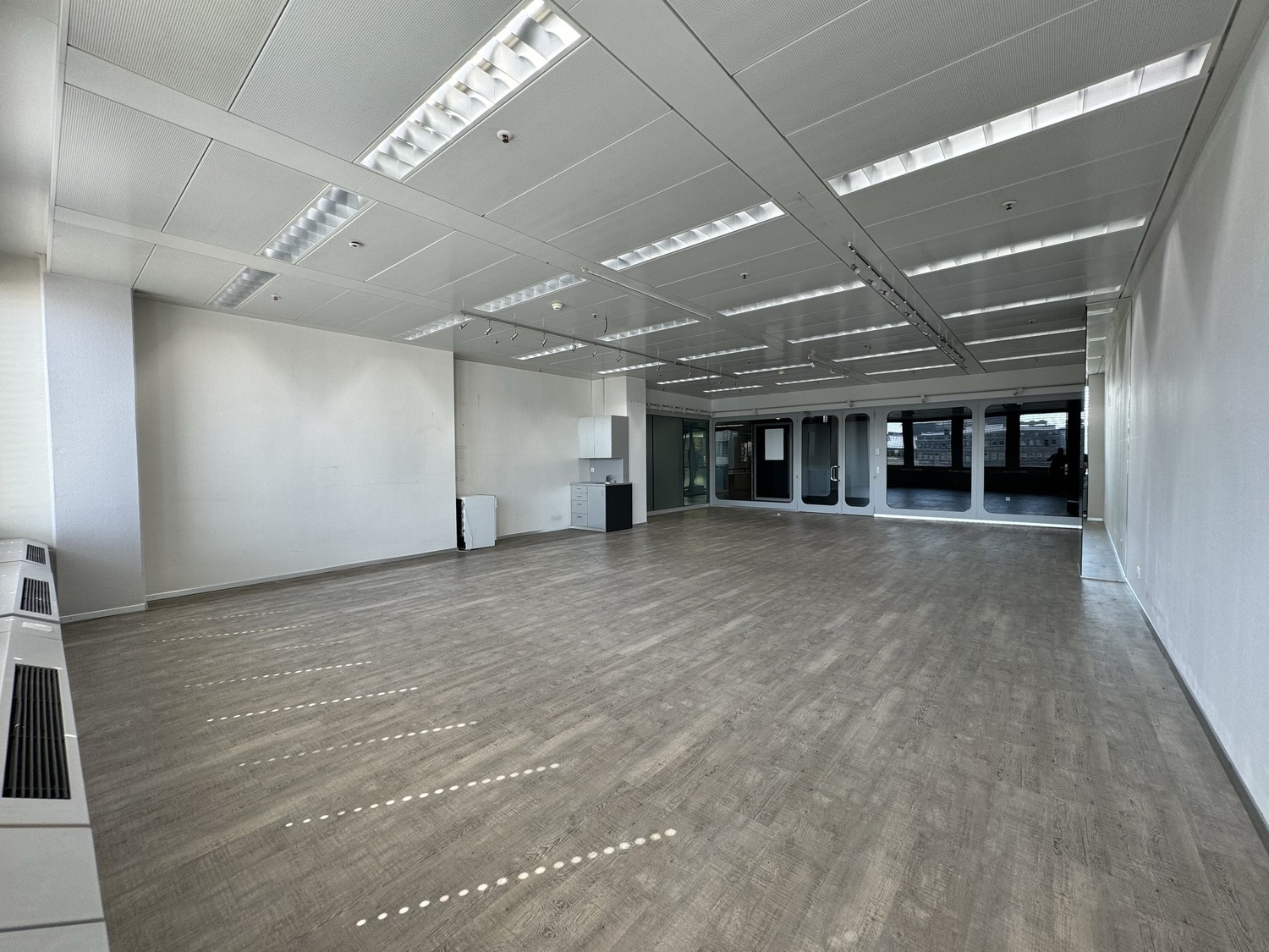 101m² commercial