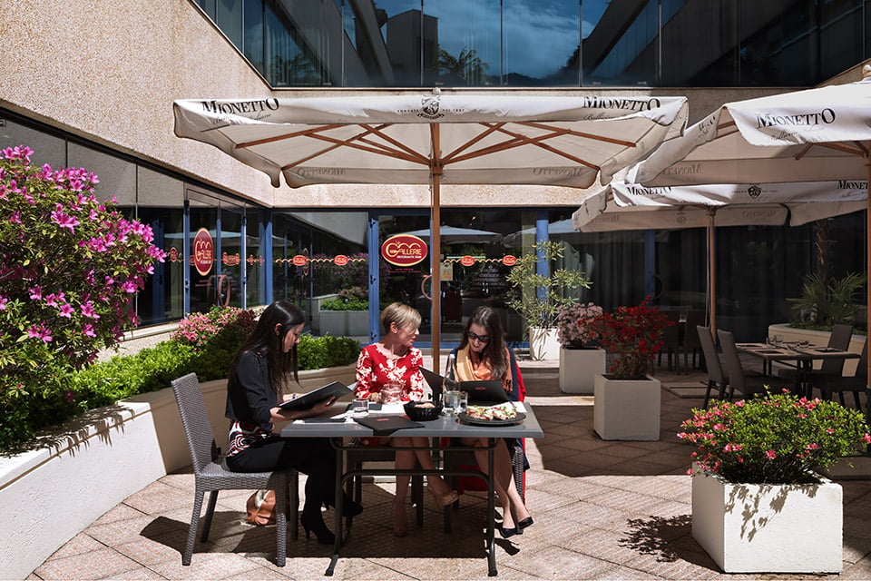 60m² office