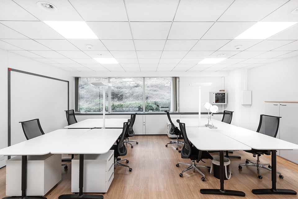 60m² office