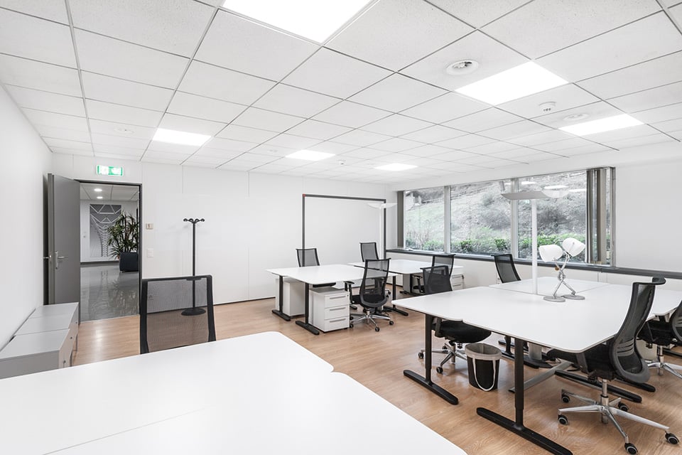 60m² office