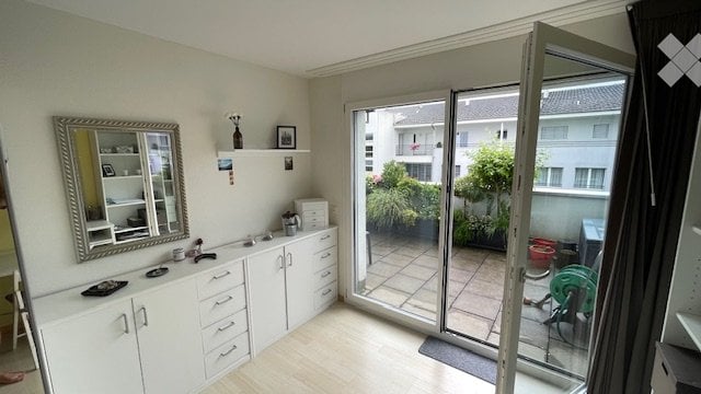 1 room single room