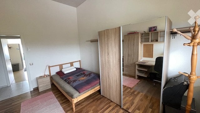 1 room single room