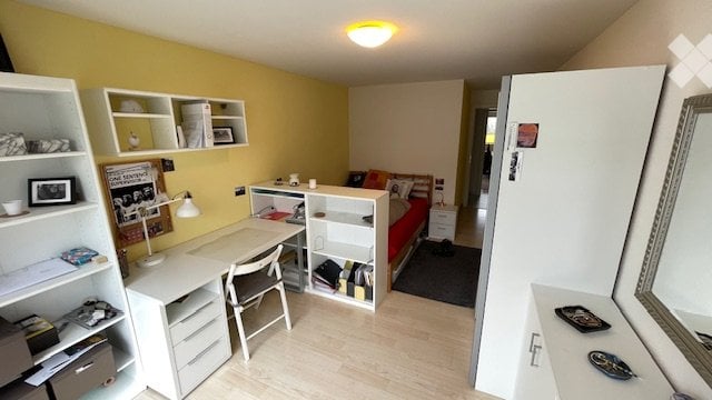 1 room single room