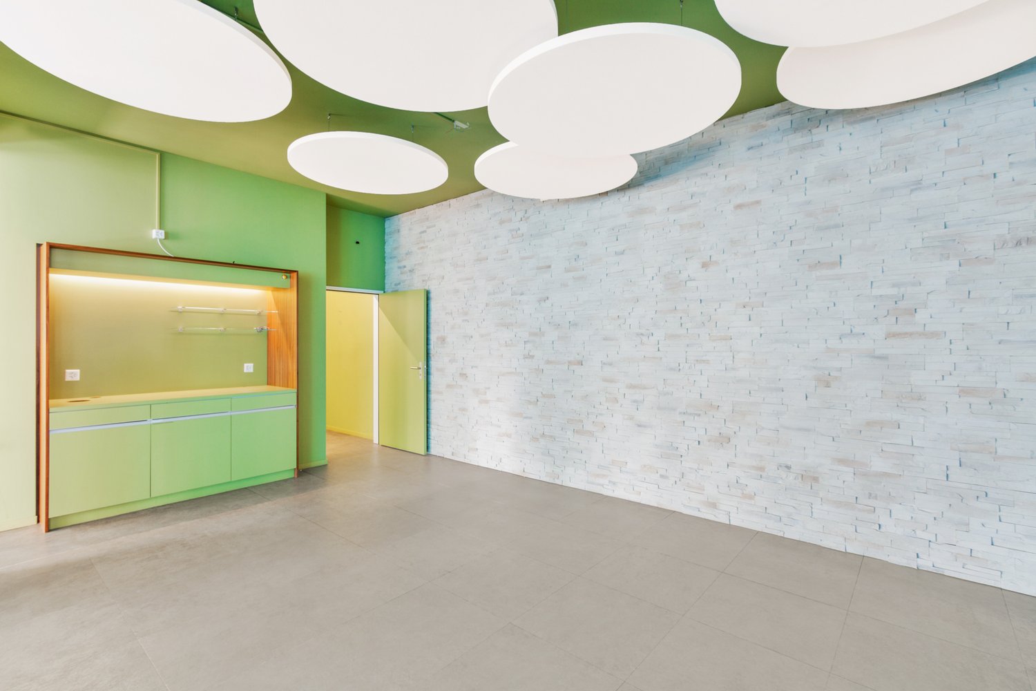 1005m² office