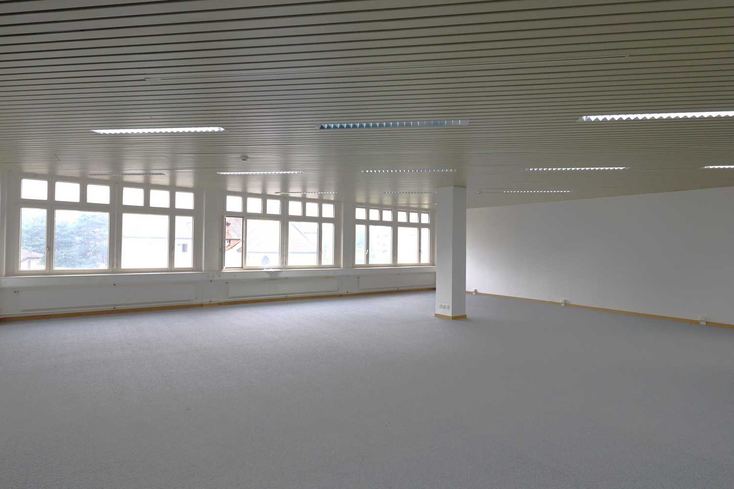 135m² office