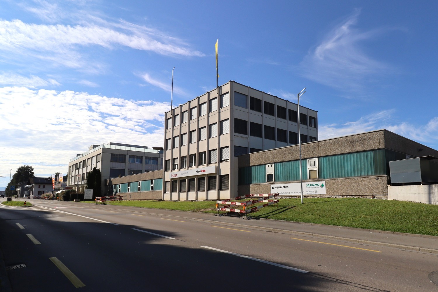 135m² office