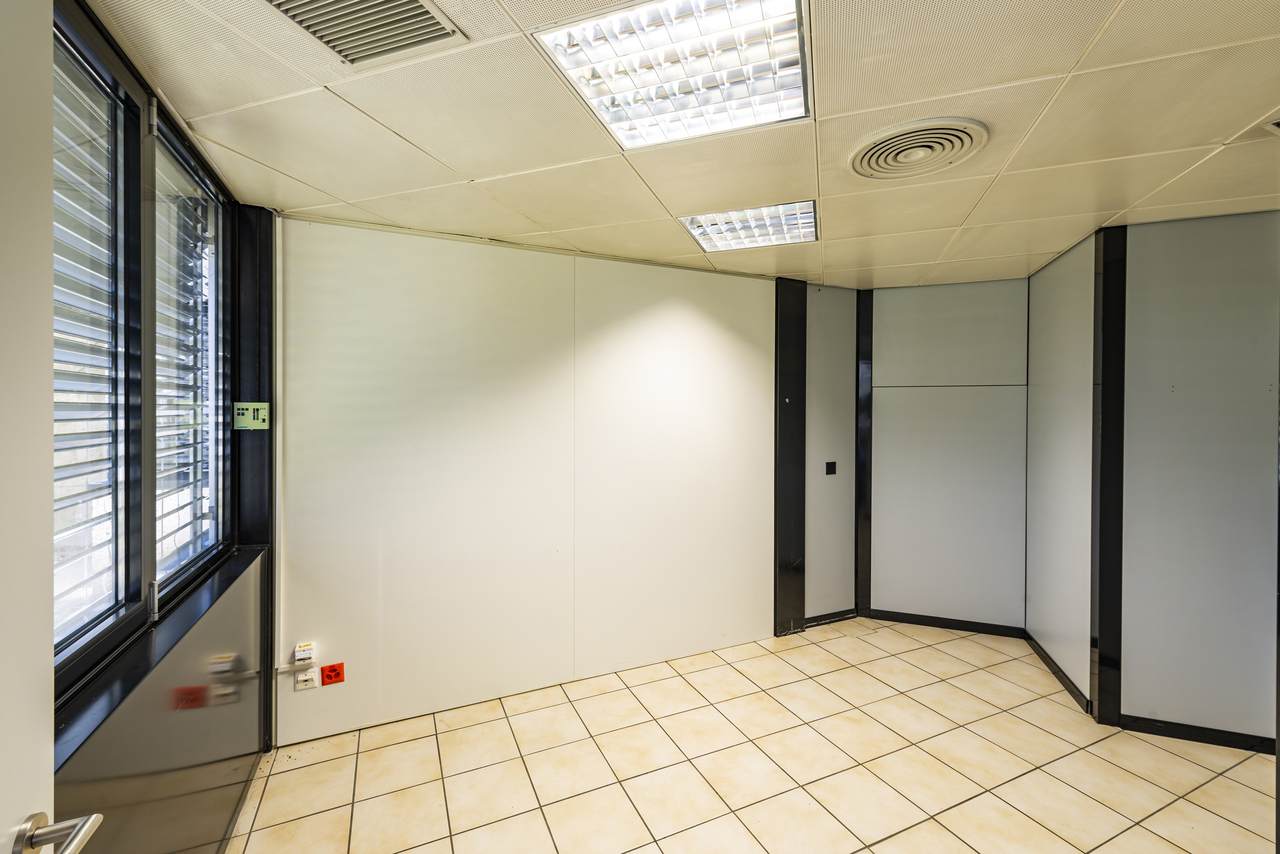 4000m² commercial