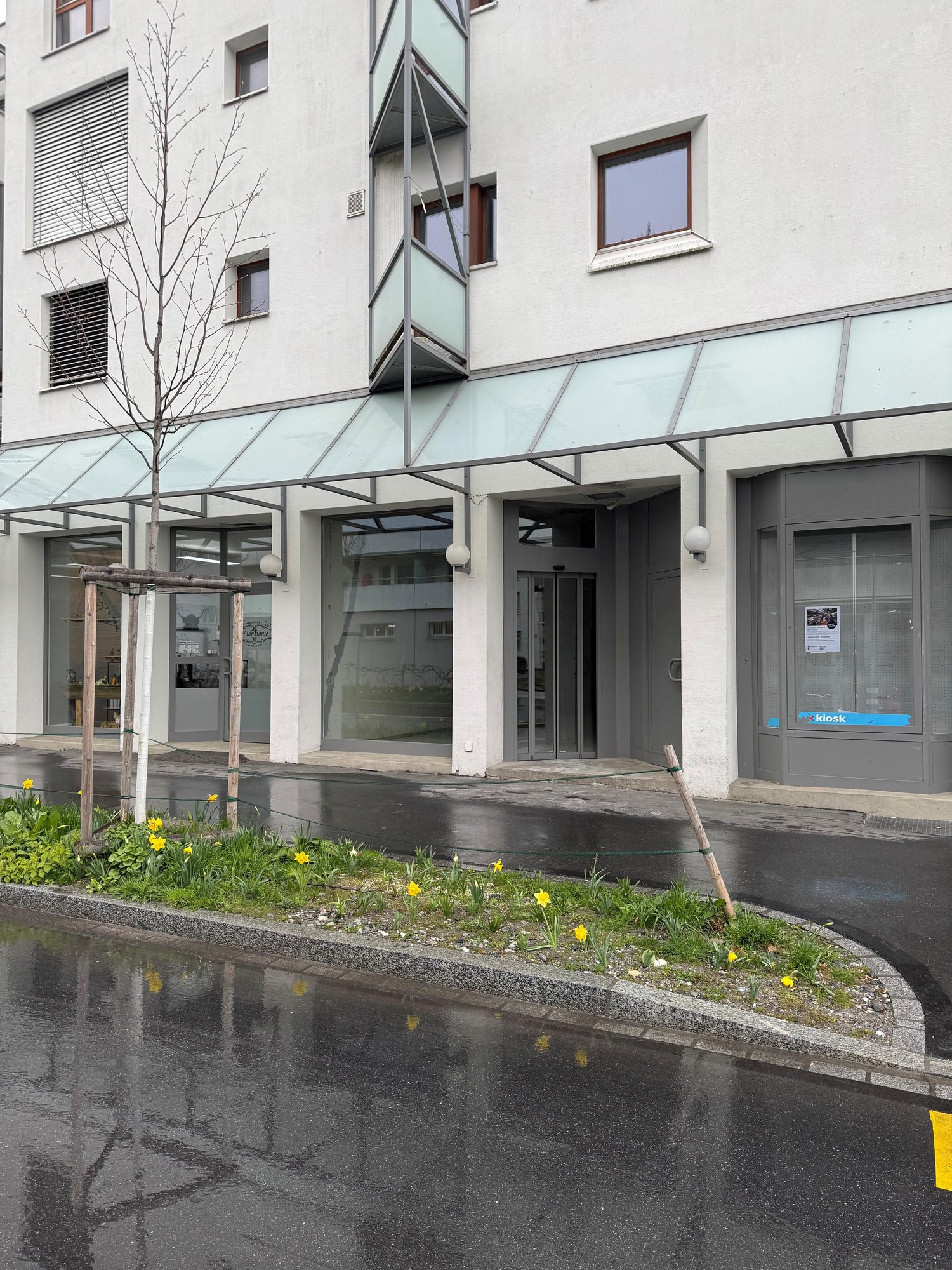 40m² shop