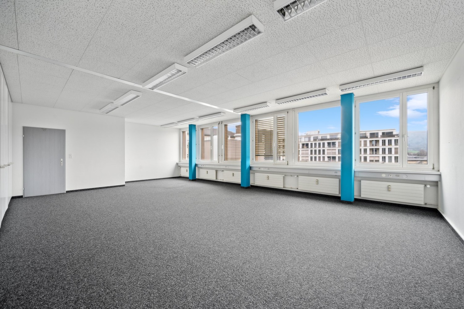 229m² office