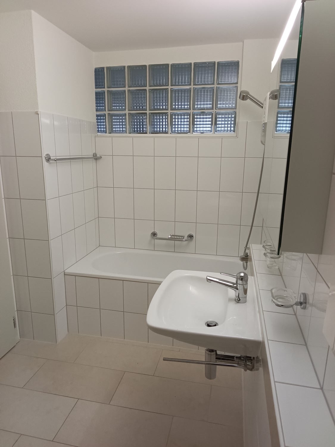75m² office