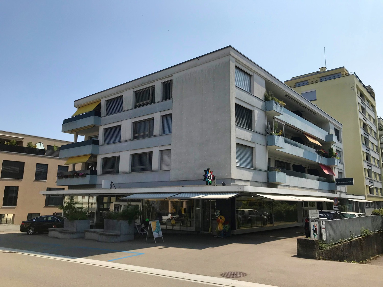 75m² office