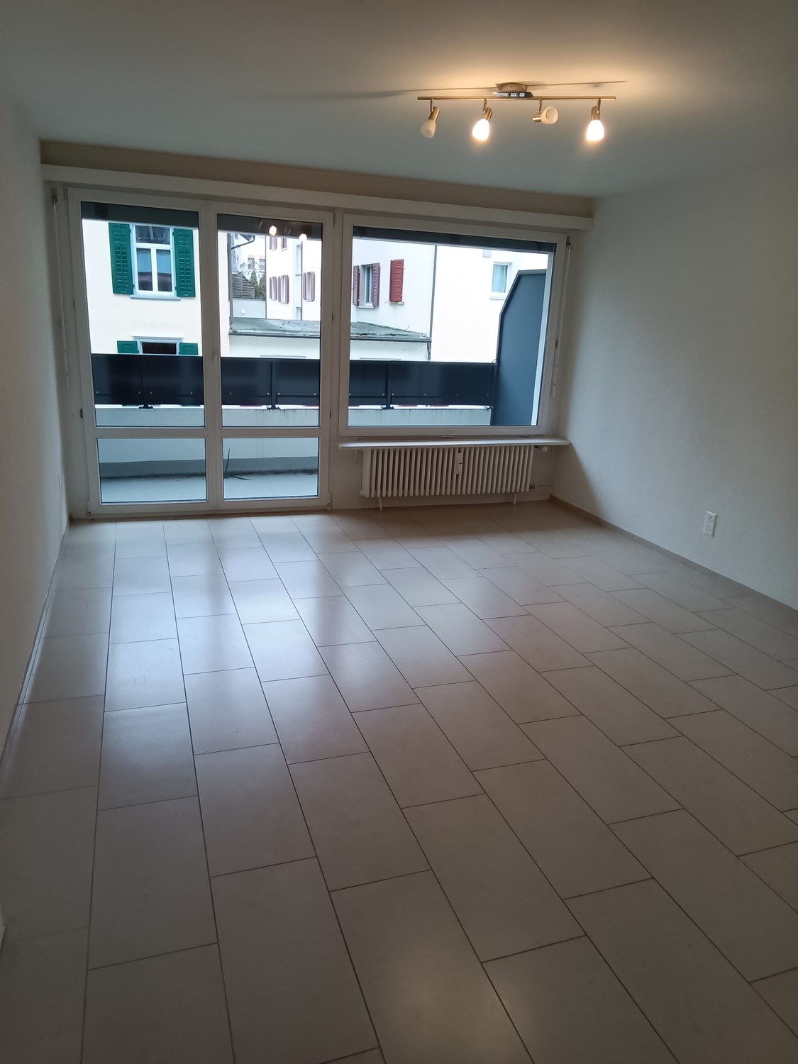 75m² office