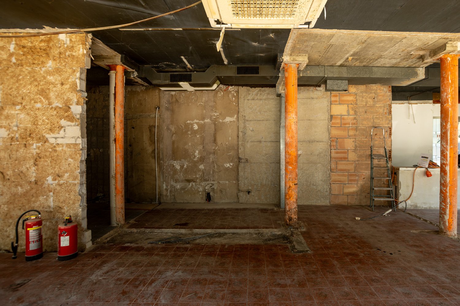140m² office