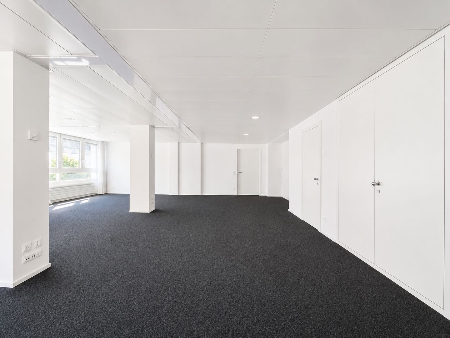 210m² office