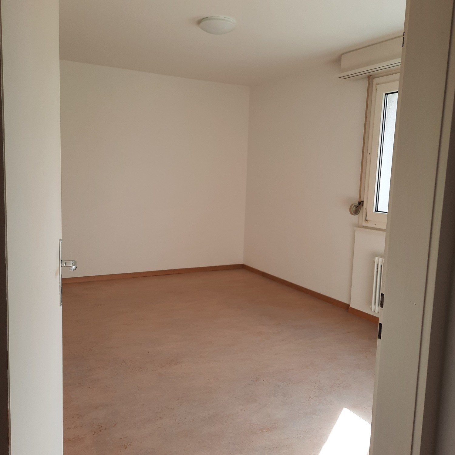 Chambre dans un appartement partagé