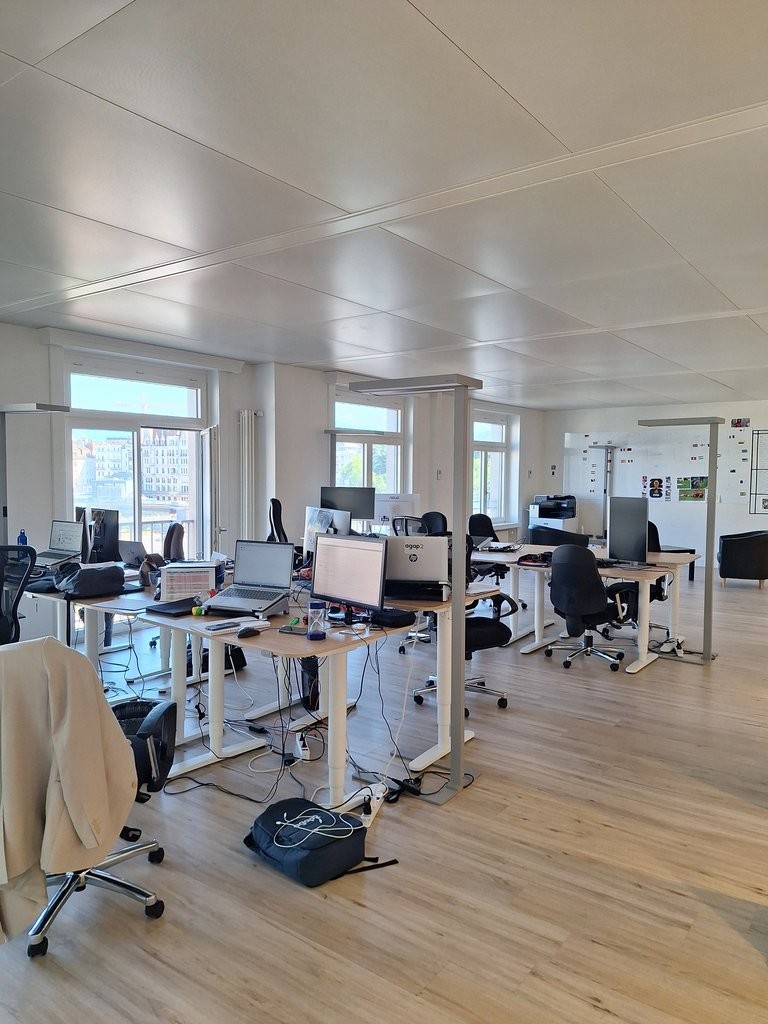 250m² office

To rent an office area of 250 square meters on the 3rd floor of place Bel-Air 1. 

  


Located within an emblematic historic building, the first skyscraper in Switzerland built in the 30s during the Art Deco period, this area offers a unique and prestigious working environment. 

  

