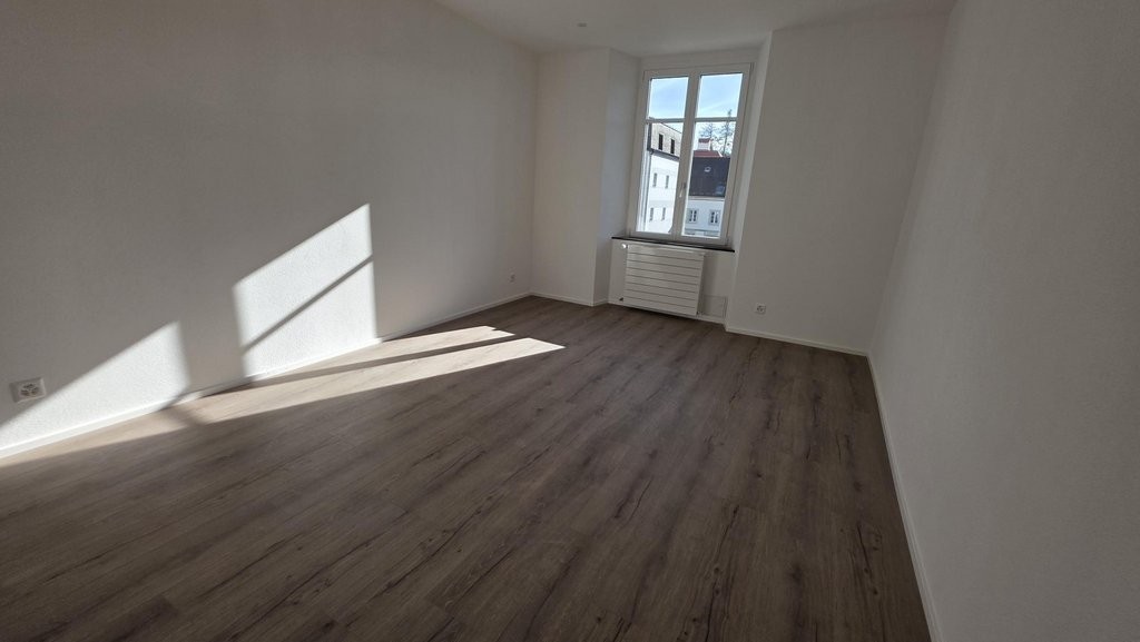 5 rooms apartment