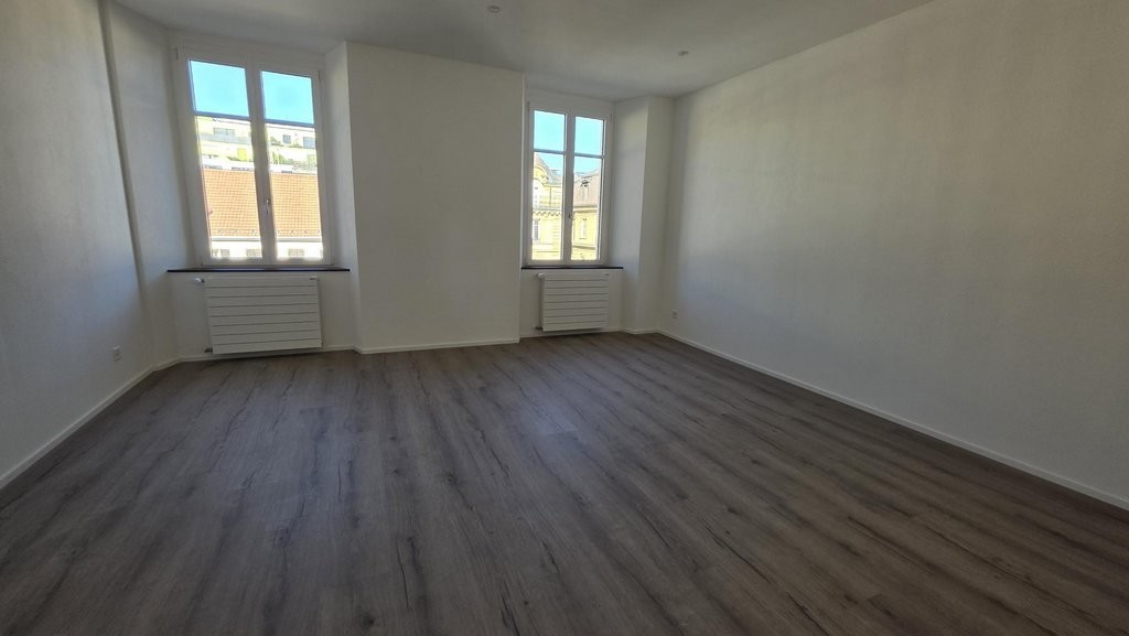 5 rooms apartment