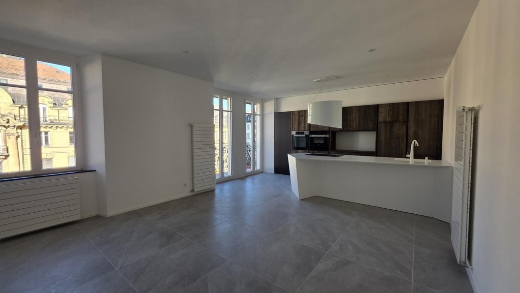 5 rooms apartment