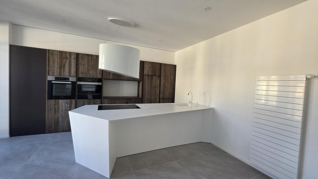 5 rooms apartment