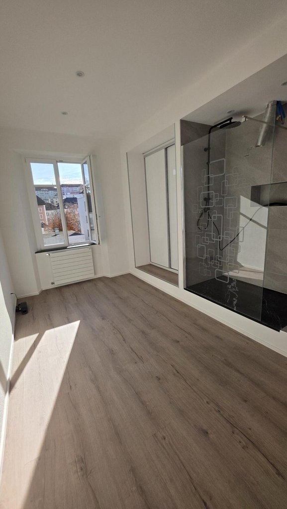 5 rooms apartment