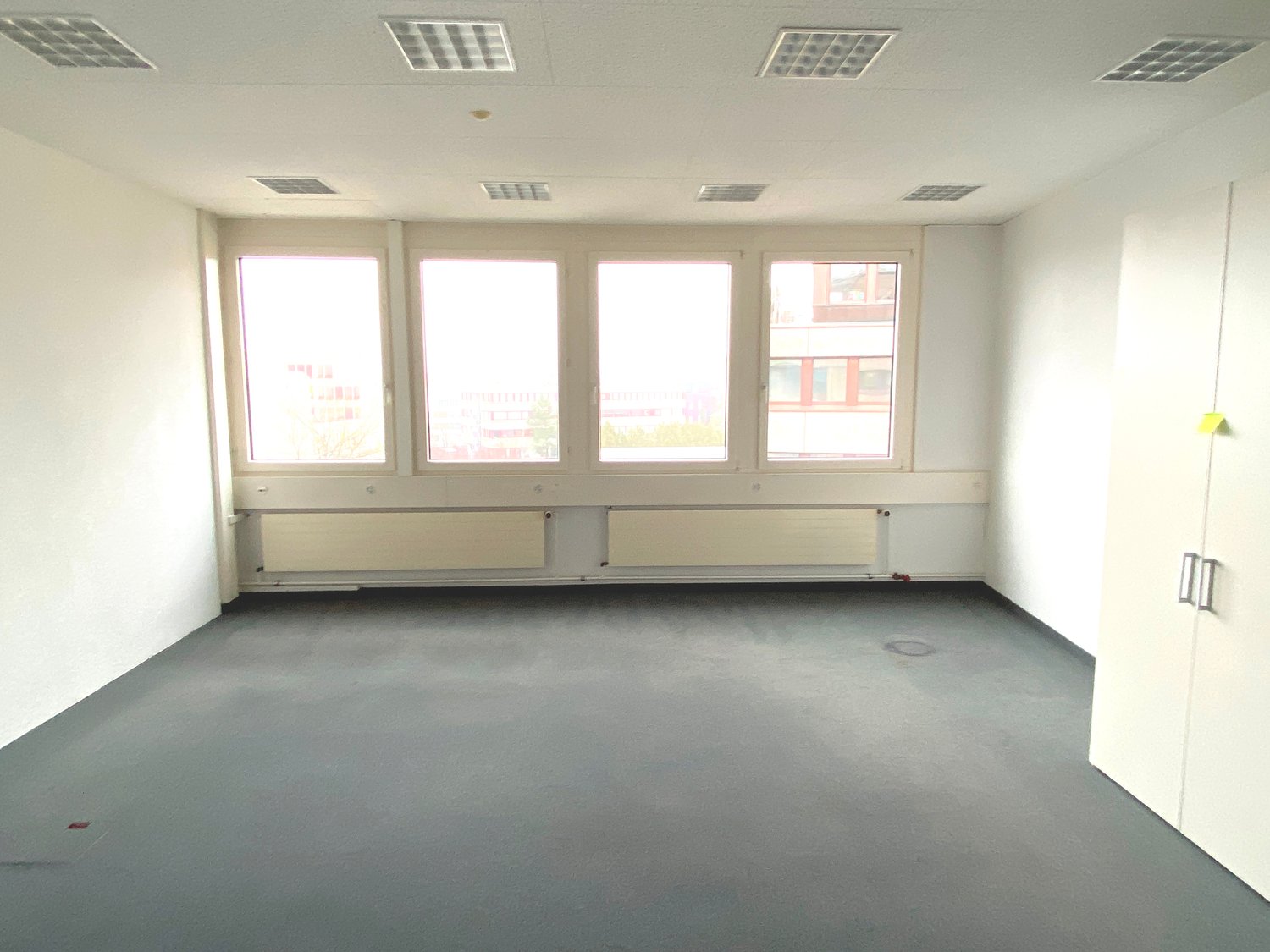 390m² commercial
