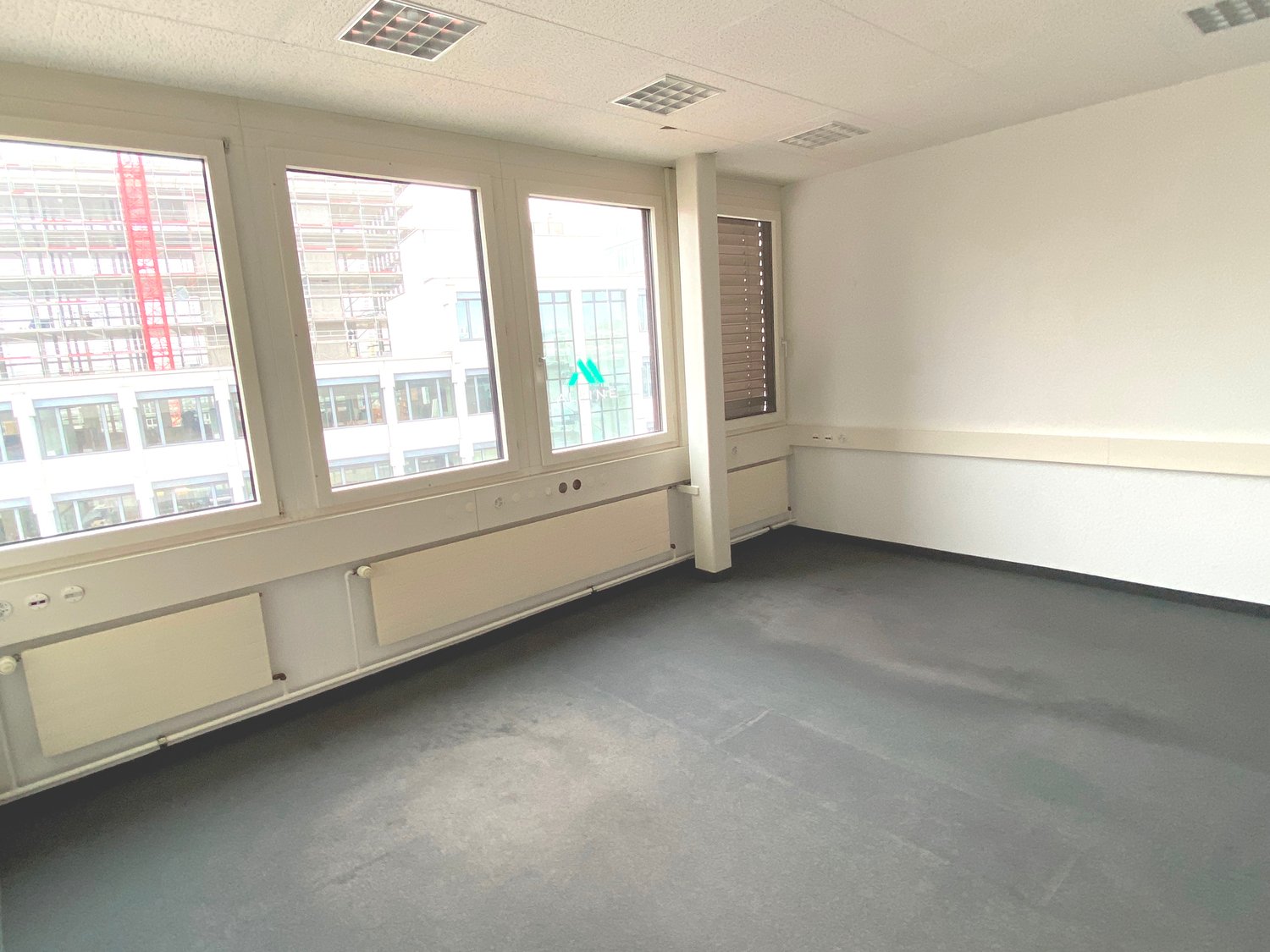 390m² commercial