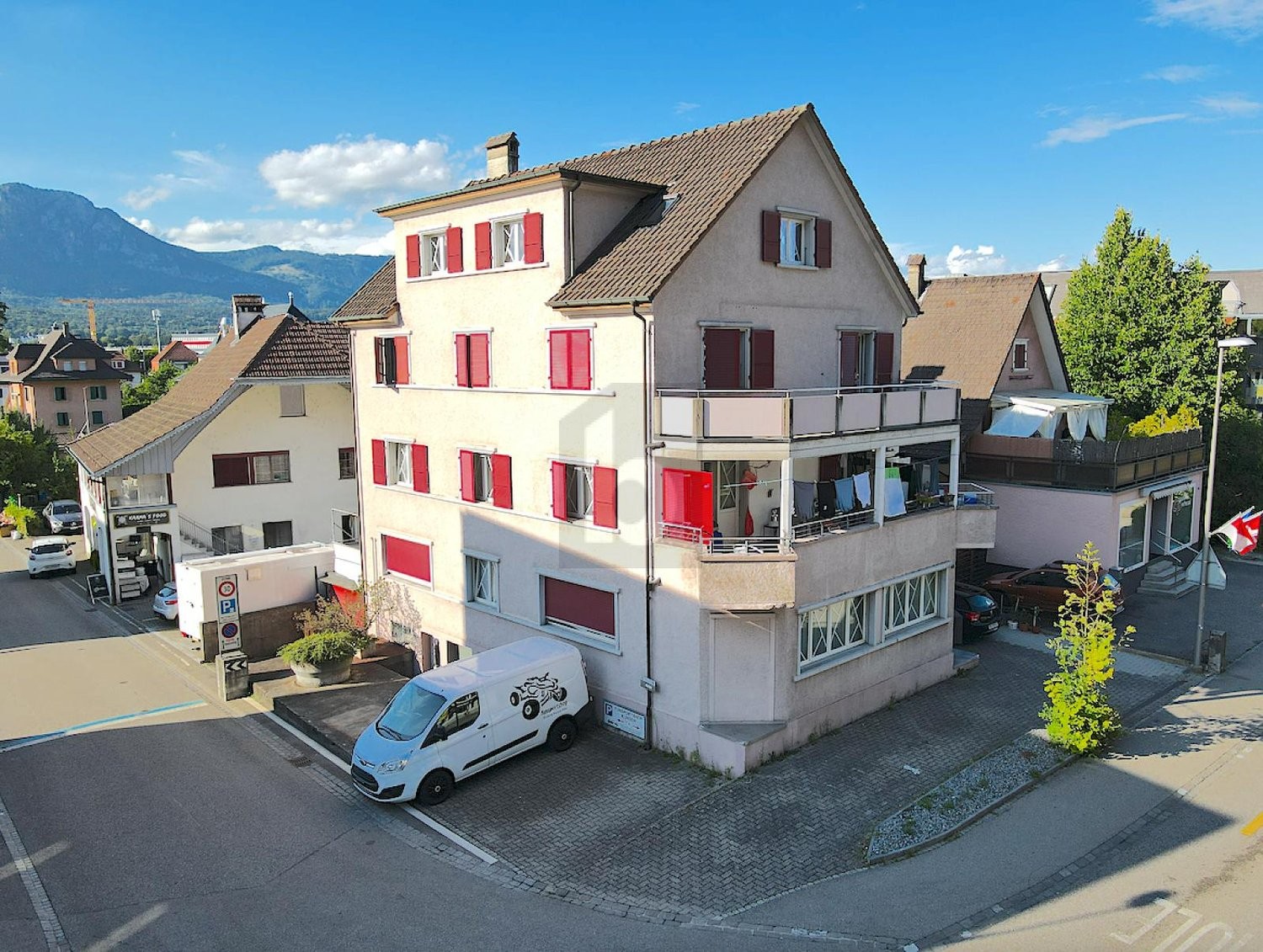casa plurifamiliare con 17 locali
