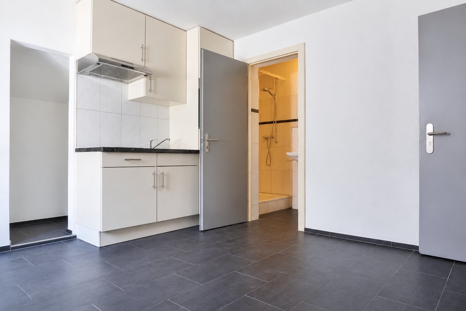 casa plurifamiliare da 23 ½ locali